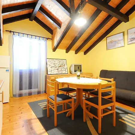 Tom Apartmán Jezera