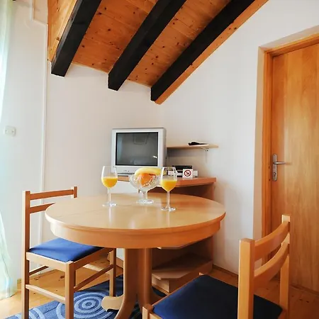Tom Apartmán *