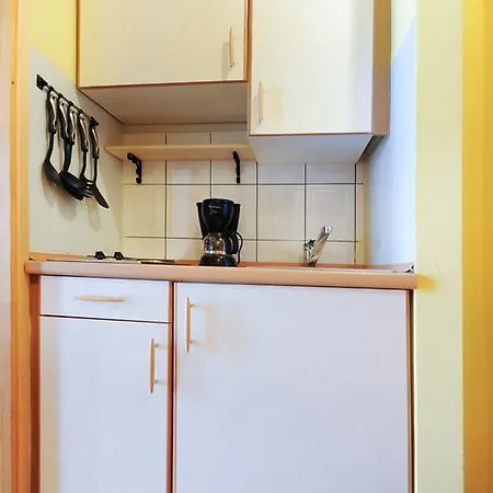 Tom Apartment