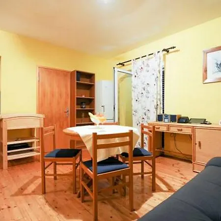 Apartment Tom